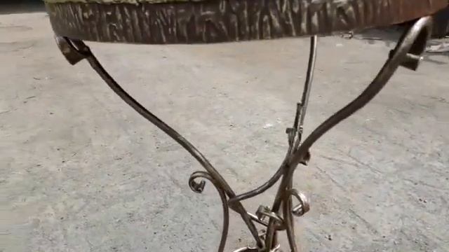 Наковальня 74 Стол кованый . Железная столешница.