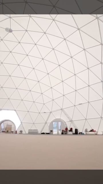 Огромный шатер в 460 кв.м | Геодезический купол для спорта смотреть онлайн