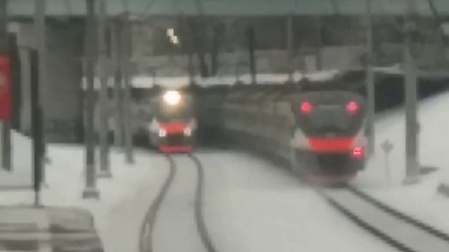 ЭП2Д-0120 и ЭП2Д-0098 ЦППК Перекраска Наше Подмосковье На станции Беговая смотреть онлайн