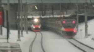 ЭП2Д-0120 и ЭП2Д-0098 ЦППК Перекраска Наше Подмосковье На станции Беговая