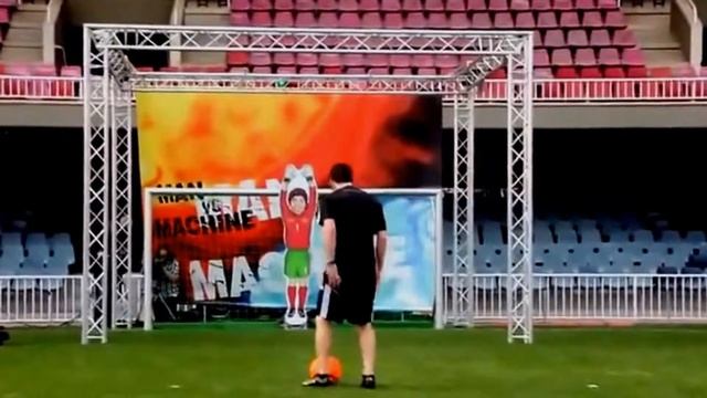 Месси против вратаря робота смотреть онлайн