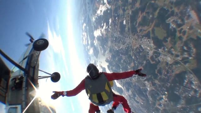 Laskuvarjoilua смотреть онлайн