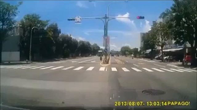 சொப்பன சுந்தரி கார் இதுவாகத்தான் இருக்குமோ? смотреть онлайн