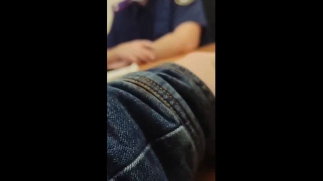 Внук пробрался в красную зону к бабушке под видом врача смотреть онлайн