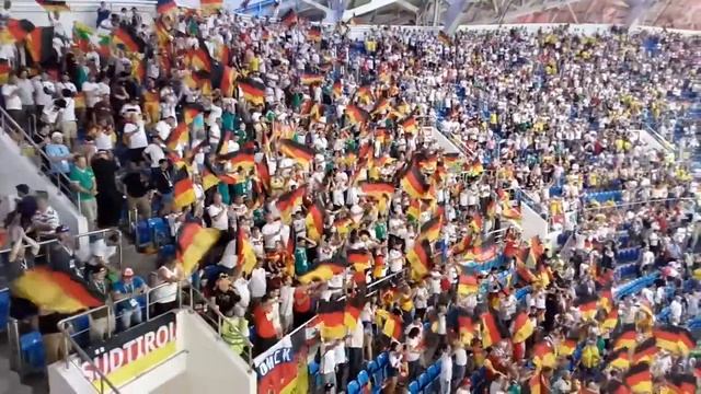 Немцы радуются на стадионе Фишт смотреть онлайн