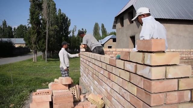 Аук айылында кайрымдуу инсандардын жардамы менен үй курулууда!!! смотреть онлайн