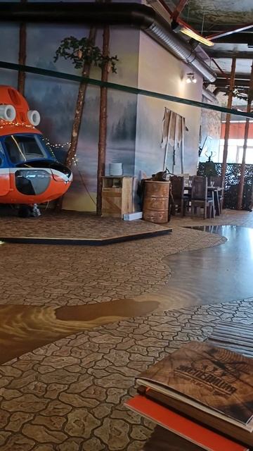 Ресторан . Нижний Новгород.Здесь делают окрошку с рыбой , Вкусно, необычно.... смотреть онлайн