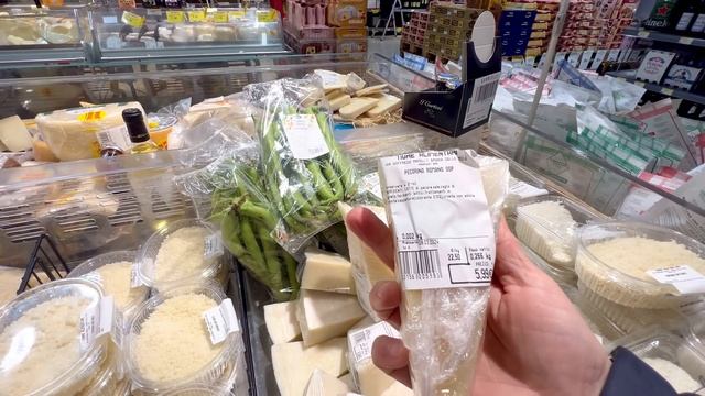Пазаруване. Цените на хранителните продукти в Рим смотреть онлайн