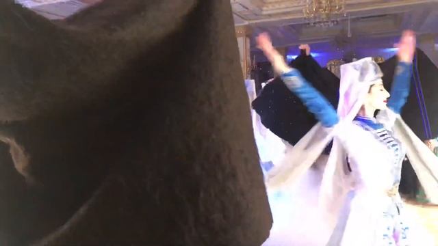 Карачаевская свадьба. Вывод Невесты 👰 смотреть онлайн