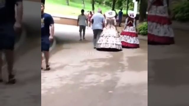 Загадочные барышни покорили жителей Кисловодска смотреть онлайн