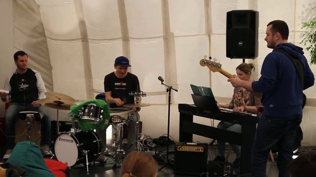 Daft Punk - Get Lucky. Играет Лесной Оркестр смотреть онлайн