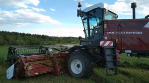 KSU-1 косьба трав на силос сдвоенный валок по полю с валунами