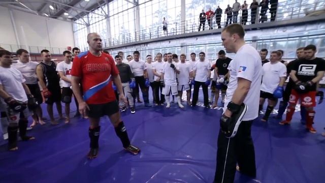 Работа в стойке. Часть 5. Нюансы перемещения и работы с дистанции в ударной технике