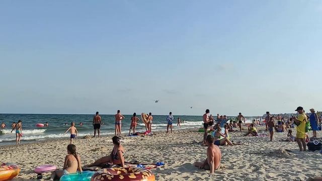 Низький прохід гелікоптерів Мі-8 над пляжем Затоки, Україна. 05.08.21 Low pass Mi-8, Zatoka, Ukrain смотреть онлайн