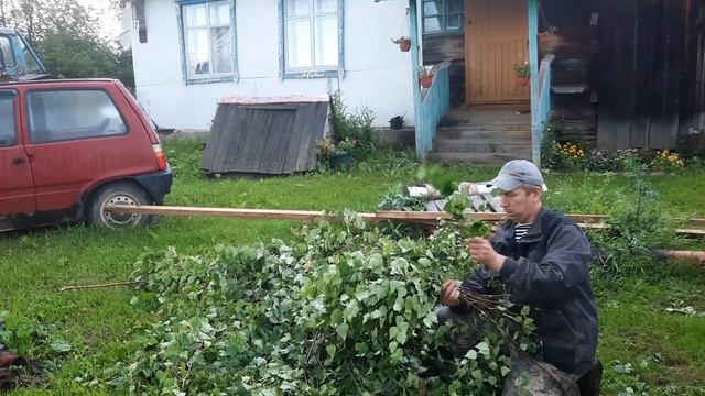 Жизнь в деревне! Навязал веников,сходил по грибы, заготавливаю ИВАН Чай смотреть онлайн