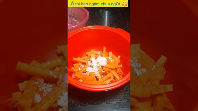 Công thức làm LỖ TAI HEO CHUA NGỌT giòn ngon #shorts #monanngon #103 #amthuc смотреть онлайн