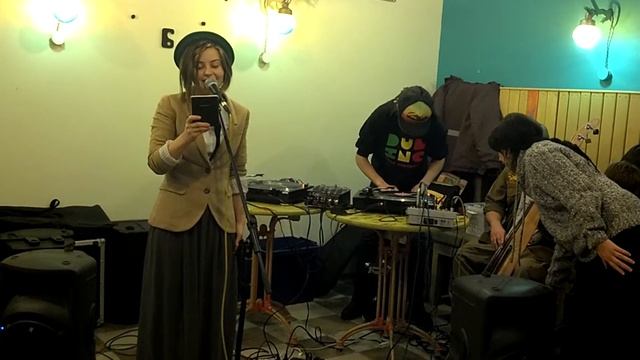 Лера Руссо (live @ 108 cafe shop 08.11.2014) 3 смотреть онлайн