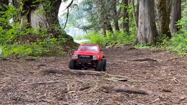 Marlin Crawler in the woods. With vanquish axle upgrade #rc4wd  #trailfinder2