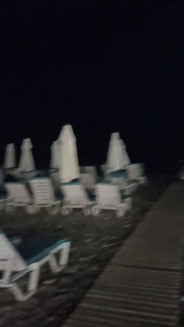 Ночной пляж Взморье - вечер только начинается.. Лазаревское Сочи. Август 2022 смотреть онлайн