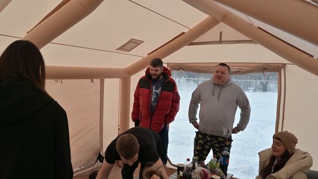 Большая надувная палатка 13,86м2