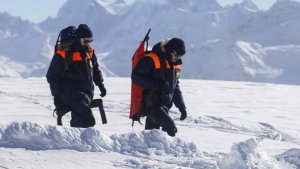 Один из застрявших на Эльбрусе туристов погиб