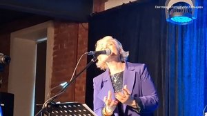 Фрагмент выступления поэта Галины Балебановой в Бард-клубе "Гнездо глухаря" 20.04.2025 г.