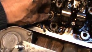Правильно Заменить Направляющею Втулку Клапана в Двигателе Машины из Моего Опыта
