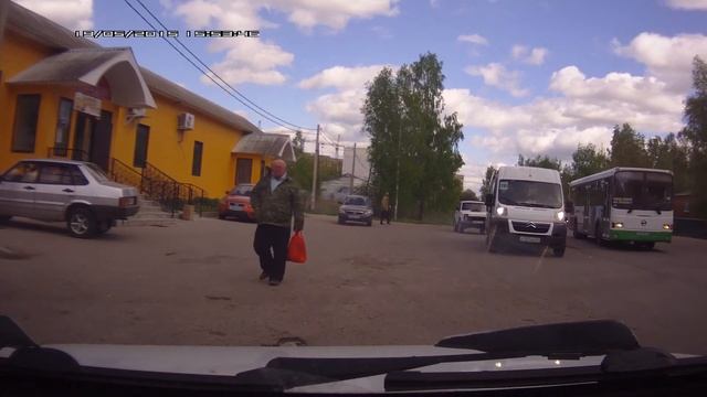 Миловидово,автобус давит ваз 2114 смотреть онлайн