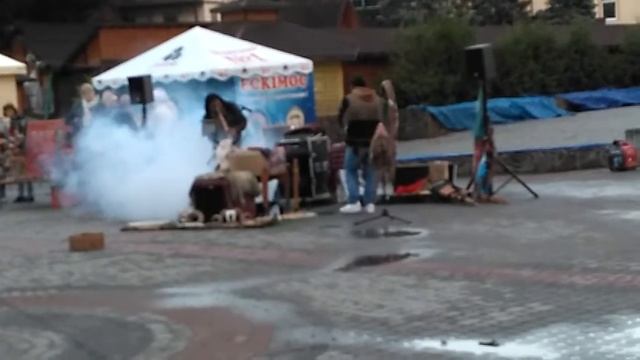 Indios in Truskavets (Индейцы в Трускавеце 21.09.2016) смотреть онлайн