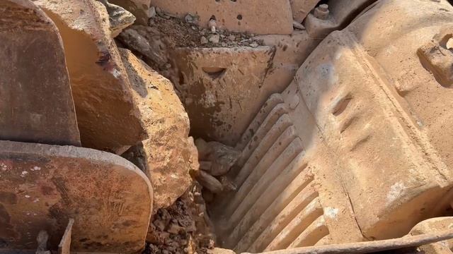 Строительство, дробление щебёнки