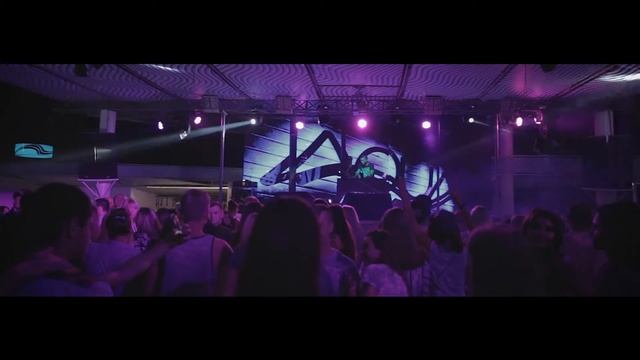 Монатик в клубе AQUA смотреть онлайн