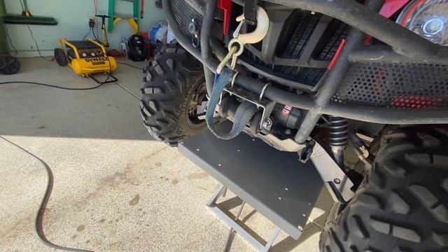 Grizzly 700 Front Diff Sound while in Neutral смотреть онлайн