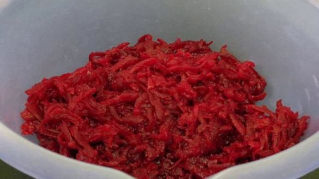 Салат со свеклой и маринованным имбирём
