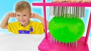 Влад и Ники. Эксперименты с воздушными шариками для детей!