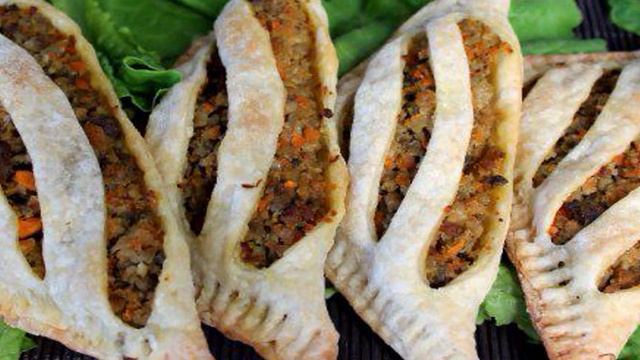 Слойки с мясной начинкой