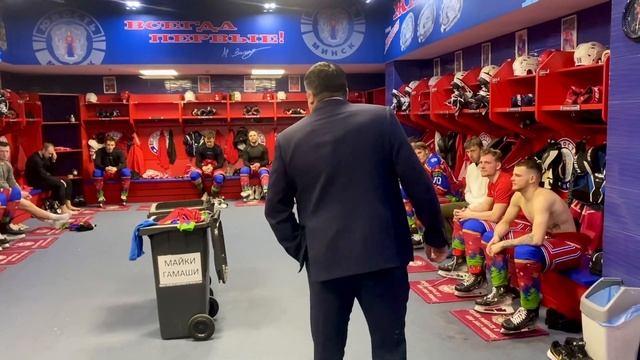 Никитос покуражился! | Победная раздевалка после матча с «Гомелем» смотреть онлайн