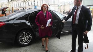 Чья бы корова мычала, ..