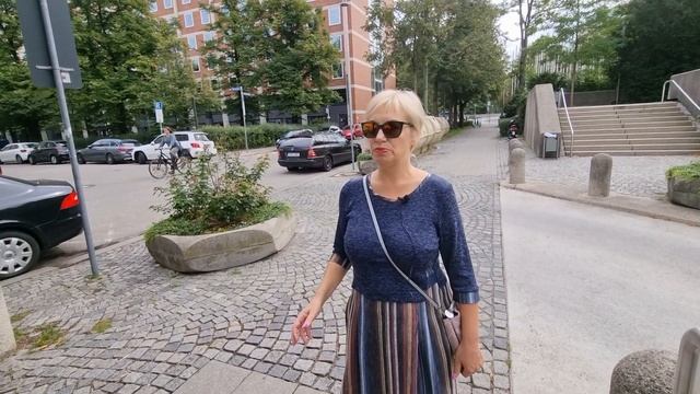 Здесь упала статуя. Отель "Адмирал" , Мюнхен смотреть онлайн