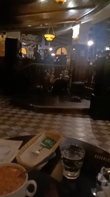 The Restaurant Andrew Tate Wanted to Eat in in Minsk Belarus (у ратуши) смотреть онлайн
