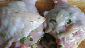 Куриные ножки фаршированные зеленью и сыром