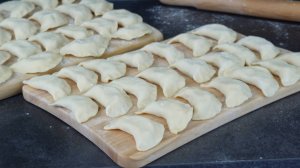 Если домашние картофельные вареники, то только так и никак по-другому