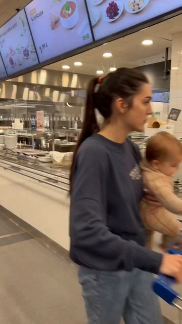 🇱🇻🇸🇪 Популярный шведский Ресторан ИКЕА в Риге. Латвия. смотреть онлайн