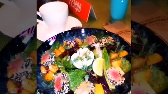Салат с тунцом @кафе вкус жизни Керчь / рыбный путь #shorts смотреть онлайн