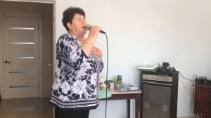 Валентина Калкина из Евпатории в свои 77 лет Пугачиху легко перепоет!