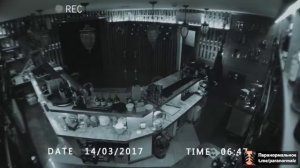 Poltergeist visited one of the bars and got caught on camera / Полтергейст наведался в один из баро