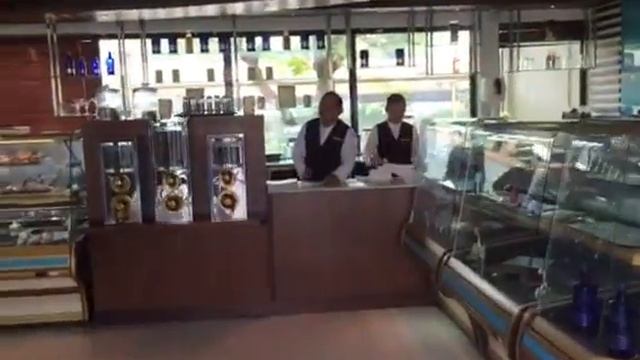 Утро завтрак в ресторане Desert Palm смотреть онлайн