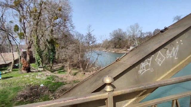 У нас жара. Отдых с друзьями. Покоряем горы Горячего ключа. Водолечимся🤣😆😅 смотреть онлайн