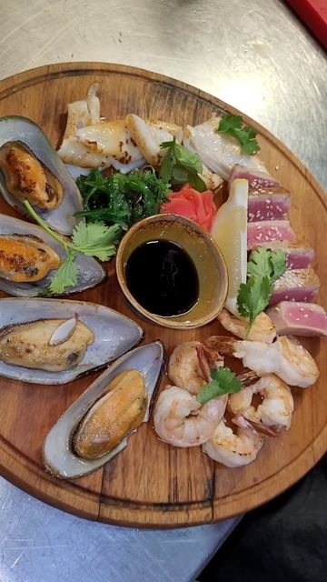 КАК ГОТОВЯТСЯ МОРЕПРОДУКТЫ В РЕСТОРАНЕ смотреть онлайн