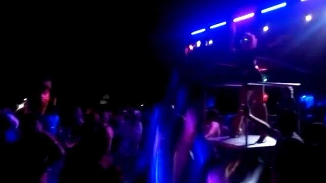 Пенная вечеринка Daima Resort смотреть онлайн