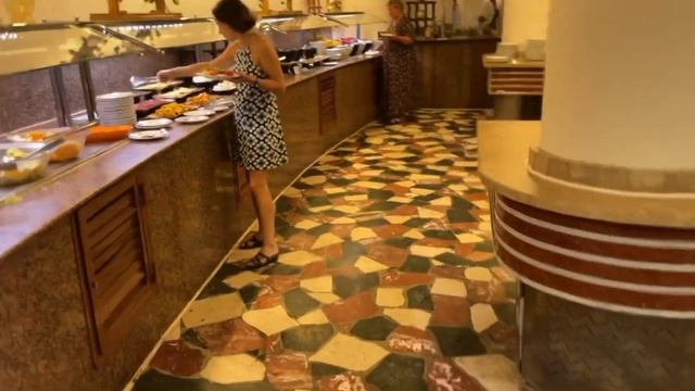 Завтрак в отеле IVY CERENE SHARM смотреть онлайн
